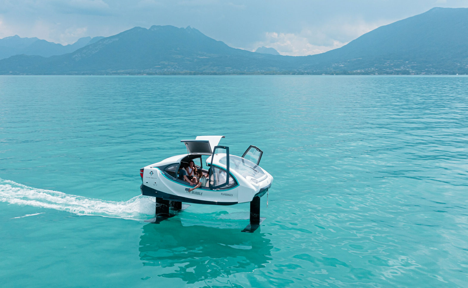 SeaBubbles : le bateau volant électrique decolle sur le Lac d'Annecy
